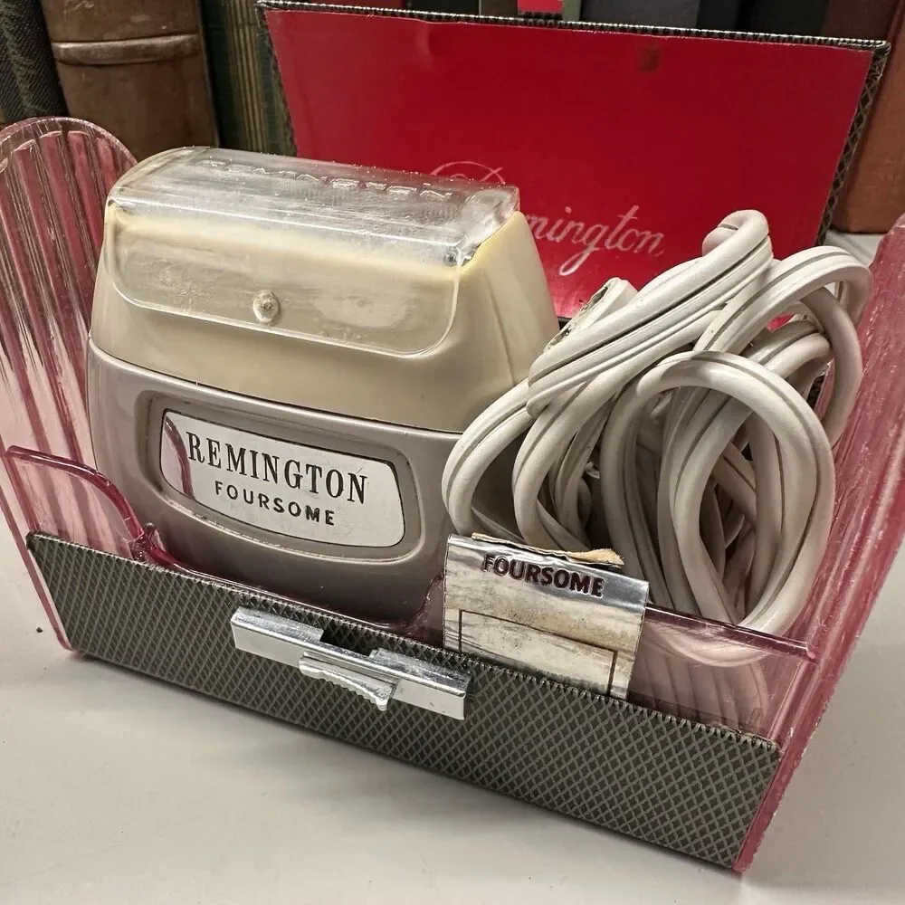 Vintage 1950's Remington Foursome Razor with Case